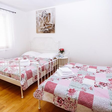 Beautiful Apartment In Central Residence Prag Exterior foto
