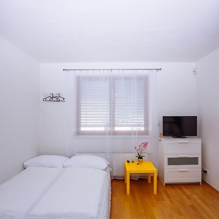 Beautiful Apartment In Central Residence Prag Exterior foto